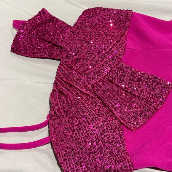 Morgan & Co Elegant Fusha Evening Gown - Picture 4 of 9